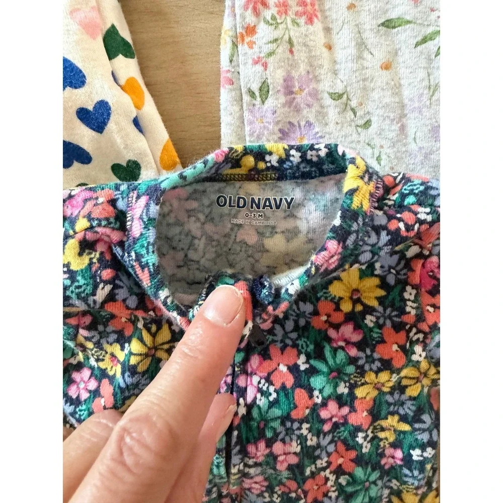 Old Navy Baby 0-3M 3 Pack Footed Sleep and Play Pajamas Rainbow Heart Floral Set